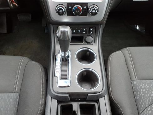 Used 2014 GMC Acadia SLE image 17