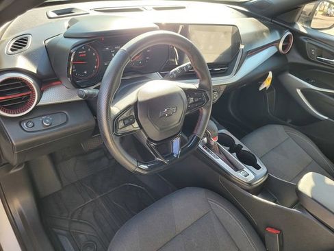 Used 2024 Chevrolet Trax RS FWD image 7