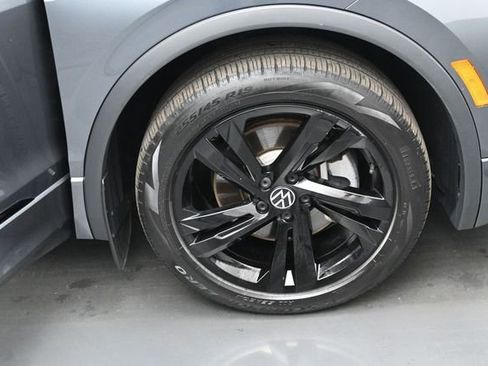 Used 2023 Volkswagen Tiguan SE R-Line FWD image 38