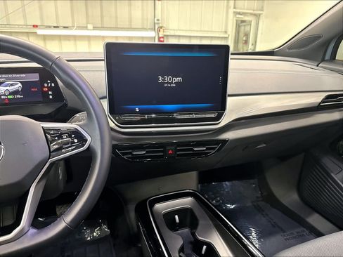 Used 2024 Volkswagen ID.4 Pro S AWD/4WD image 12
