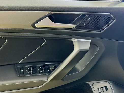 Used 2022 Volkswagen Tiguan SE image 20