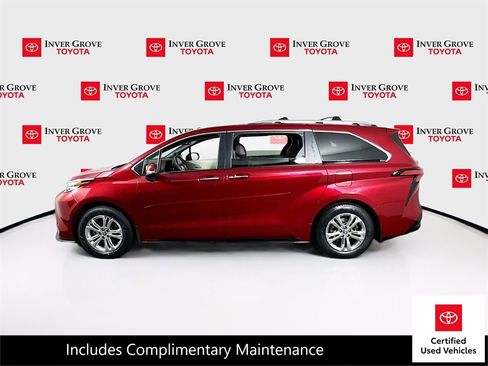 Certified 2023 Toyota Sienna Platinum image 8