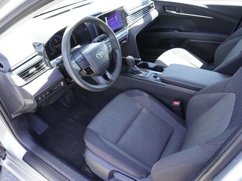 Used 2025 Toyota Camry LE FWD image 18