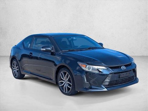 Used 2015 Scion tC image 3