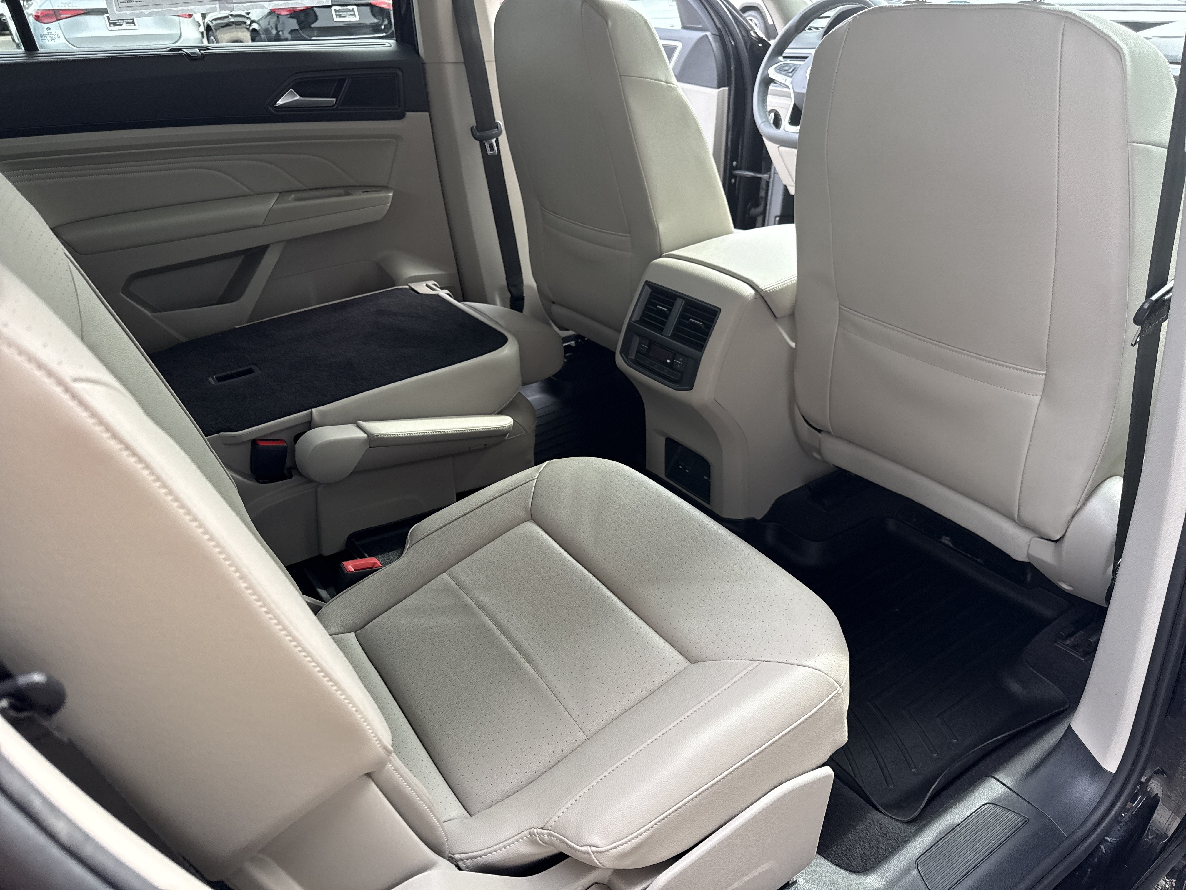 Used 2021 Volkswagen Atlas SE FWD image 14