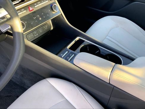 Used 2025 Hyundai Sonata SEL FWD image 16
