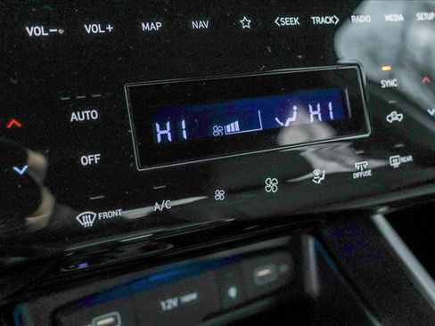 Certified 2024 Hyundai Santa Cruz Limited image 19