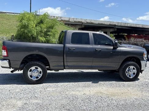 Used 2024 RAM 2500 Tradesman w/ Chrome Appearance Group AWD/4WD image 2