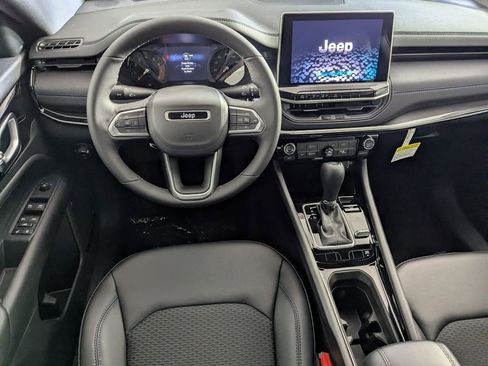New 2026 Jeep Compass Latitude image 13
