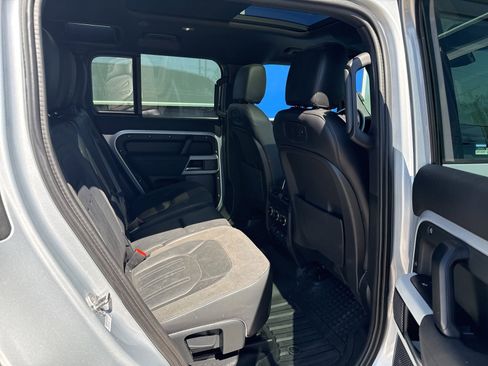Used 2021 Land Rover Defender 110 S image 12
