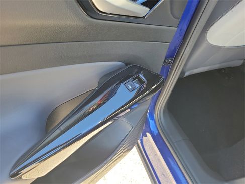 Used 2022 Volkswagen ID.4 Pro S image 12