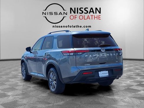 Used 2024 Nissan Pathfinder SV FWD image 3