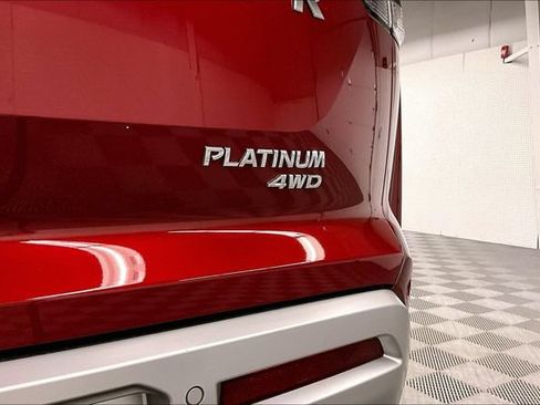 Used 2025 Nissan Pathfinder Platinum AWD/4WD image 9