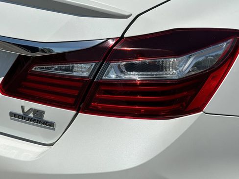 Used 2016 Honda Accord Touring image 36