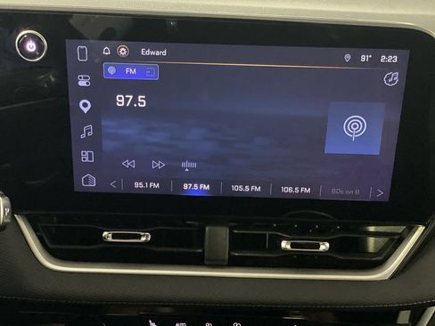 Used 2025 Chevrolet Equinox LT FWD image 18