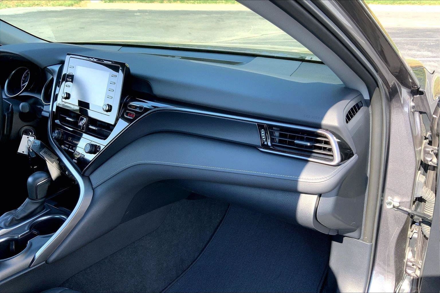 Used 2023 Toyota Camry SE FWD image 14