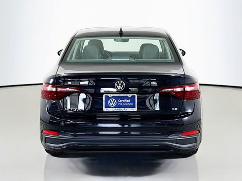 Certified 2023 Volkswagen Jetta SE w/ Panoramic Sunroof Package FWD image 10