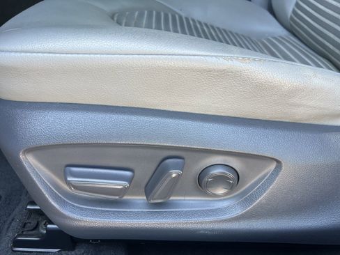 Used 2018 Toyota Camry SE FWD image 22
