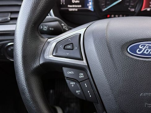 Used 2019 Ford Fusion SE image 25