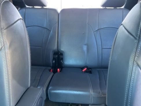 Used 2024 Buick Enclave Essence w/ LPO, Touring Package image 18