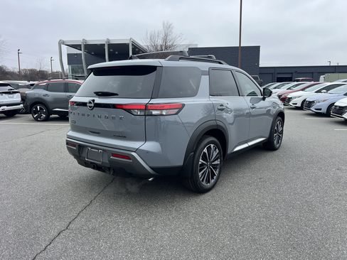 New 2026 Nissan Pathfinder Platinum image 5