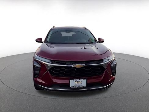 Used 2025 Chevrolet Trax LT image 4