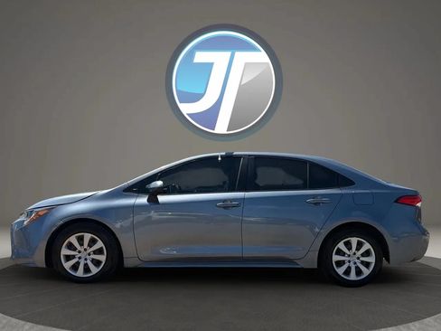Used 2021 Toyota Corolla LE FWD image 4