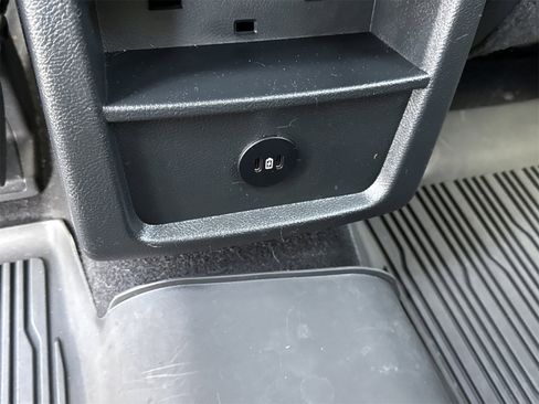 Used 2024 Ford Edge SE image 12