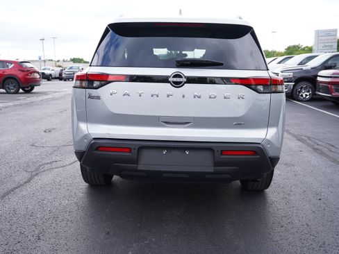 Used 2025 Nissan Pathfinder SV AWD/4WD image 8