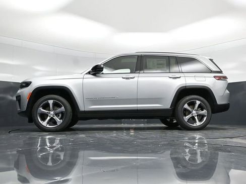 New 2026 Jeep Grand Cherokee Limited AWD/4WD image 57