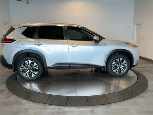 Used 2023 Nissan Rogue SV AWD/4WD image 9
