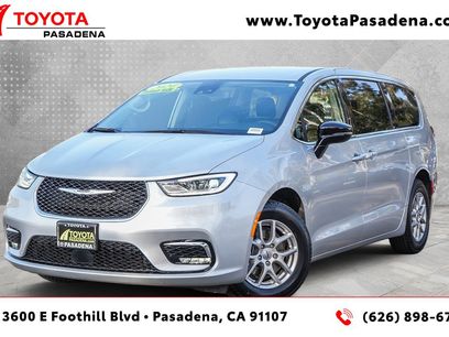 Used 2024 Chrysler Pacifica Touring-L