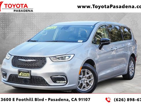 Used 2024 Chrysler Pacifica Touring-L image 1