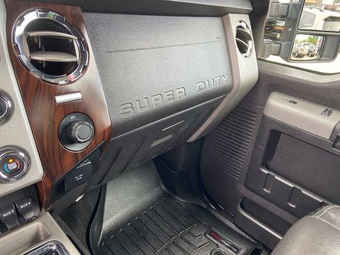 Used 2014 Ford F250 Lariat w/ Lariat Ultimate Package AWD/4WD image 14
