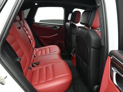 Used 2015 Porsche Macan Turbo image 19