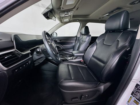 Used 2025 Kia Telluride S FWD image 13