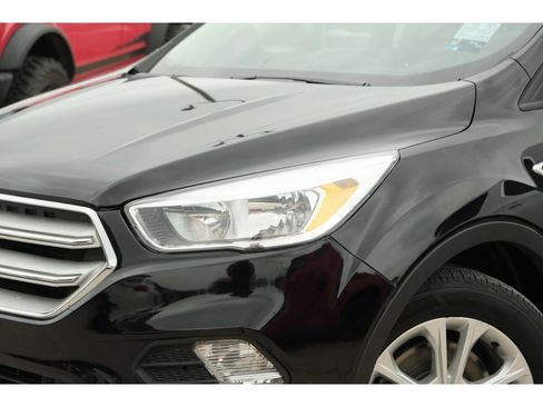 Used 2018 Ford Escape SE w/ SE Sync 3 Package AWD/4WD image 7