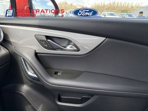 Used 2025 Chevrolet Blazer LT image 26