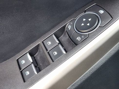 Used 2022 Ford Explorer XLT image 22