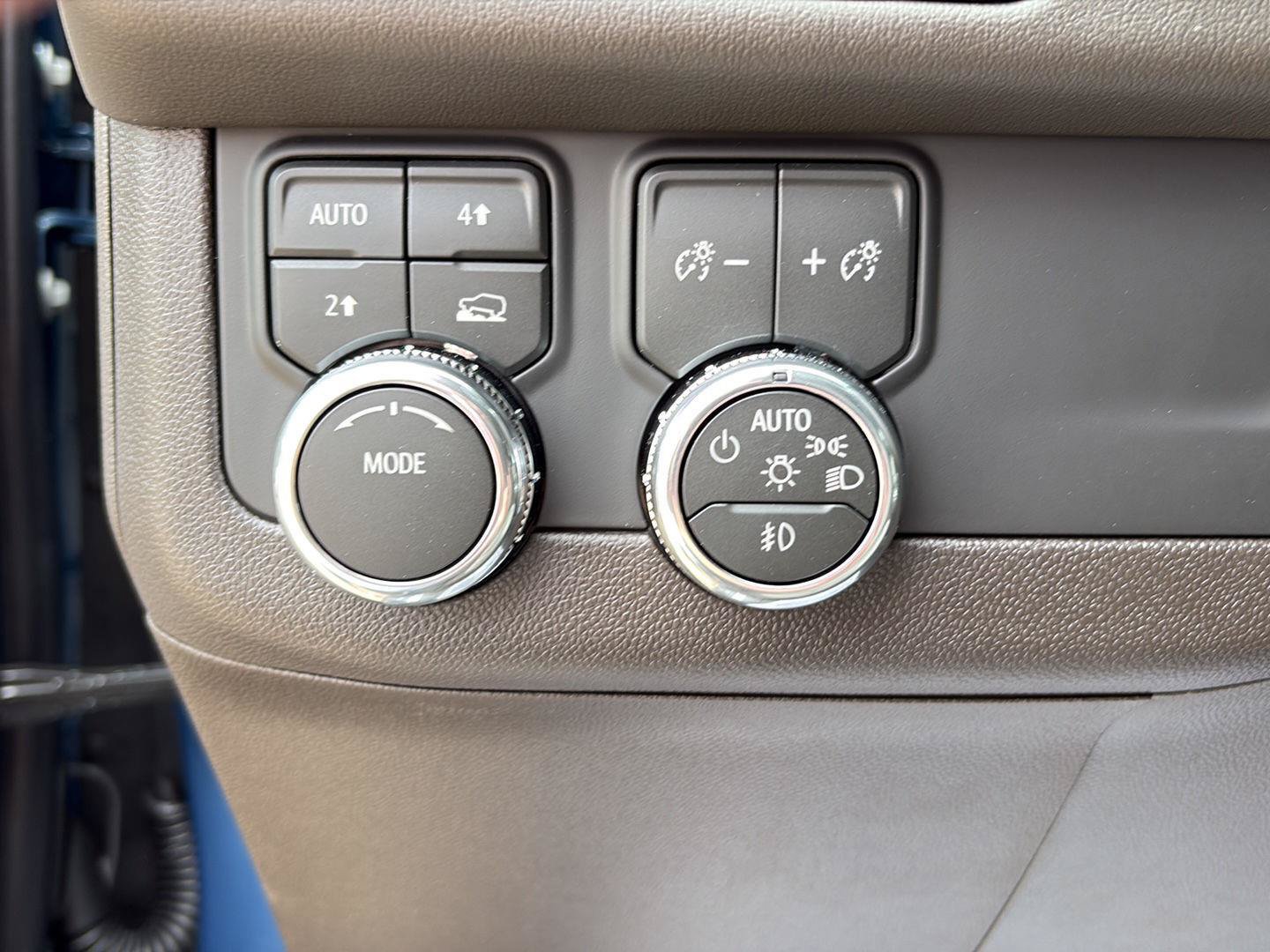 New 2026 GMC Yukon Elevation AWD/4WD image 15