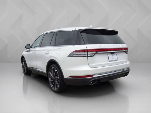 Used 2022 Lincoln Aviator Reserve w/ Equipment Group 201A AWD/4WD image 3