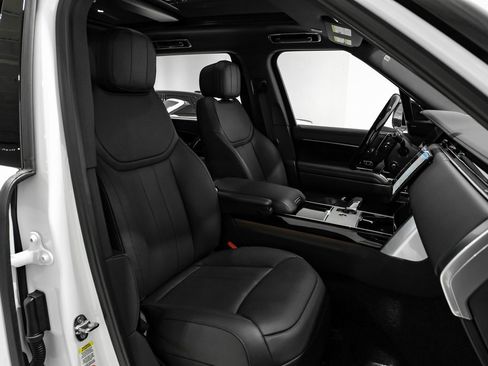 Used 2025 Land Rover Range Rover Long Wheelbase SE image 28