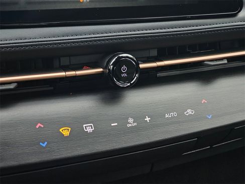 Certified 2024 Nissan Ariya AWD image 26