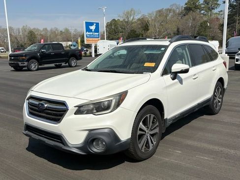Used 2018 Subaru Outback 2.5i Limited image 1