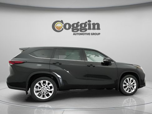 Used 2026 Toyota Highlander Limited AWD/4WD image 20