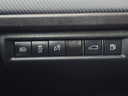 Used 2025 Toyota Camry SE image 32