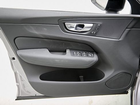 New 2026 Volvo XC60 B5 Core w/ Climate Package image 10