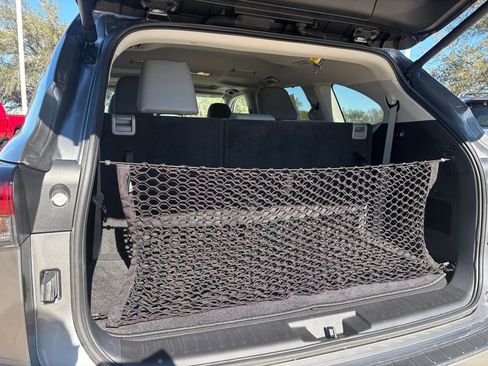 Certified 2025 Toyota Highlander Limited image 31