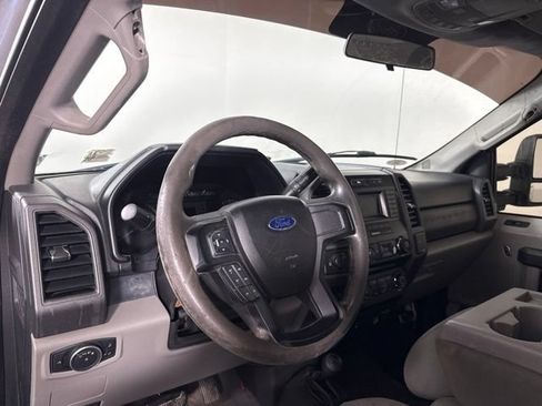 Used 2017 Ford F250 XL w/ Power Equipment Group AWD/4WD image 17