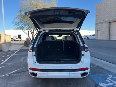 Used 2022 Jeep Grand Cherokee Summit w/ Luxury Tech Group V image 14